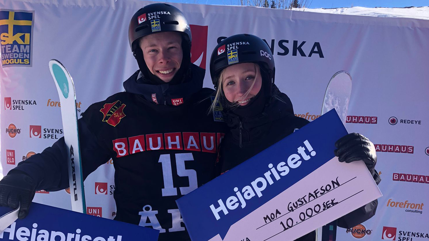 Albin Holmgren och Moa Gustafson tog SM-guld i parallellpuckel. Foto: Felix Elofsson.