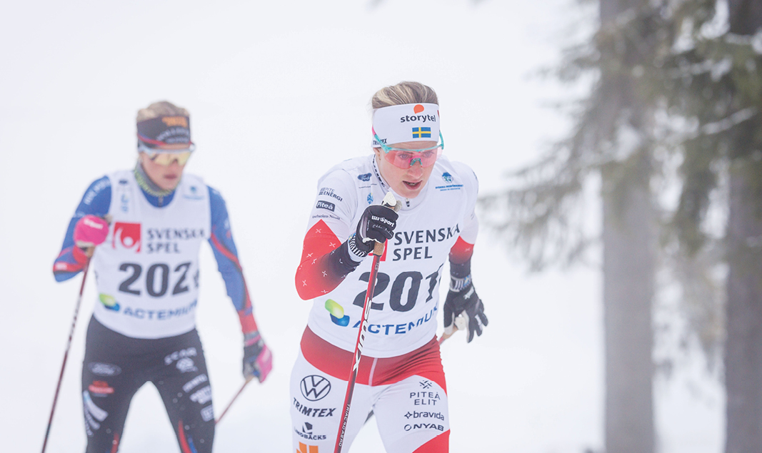 Ebba Andersson och Frida Karlsson duellerade ute i Sollefteåskogarna.