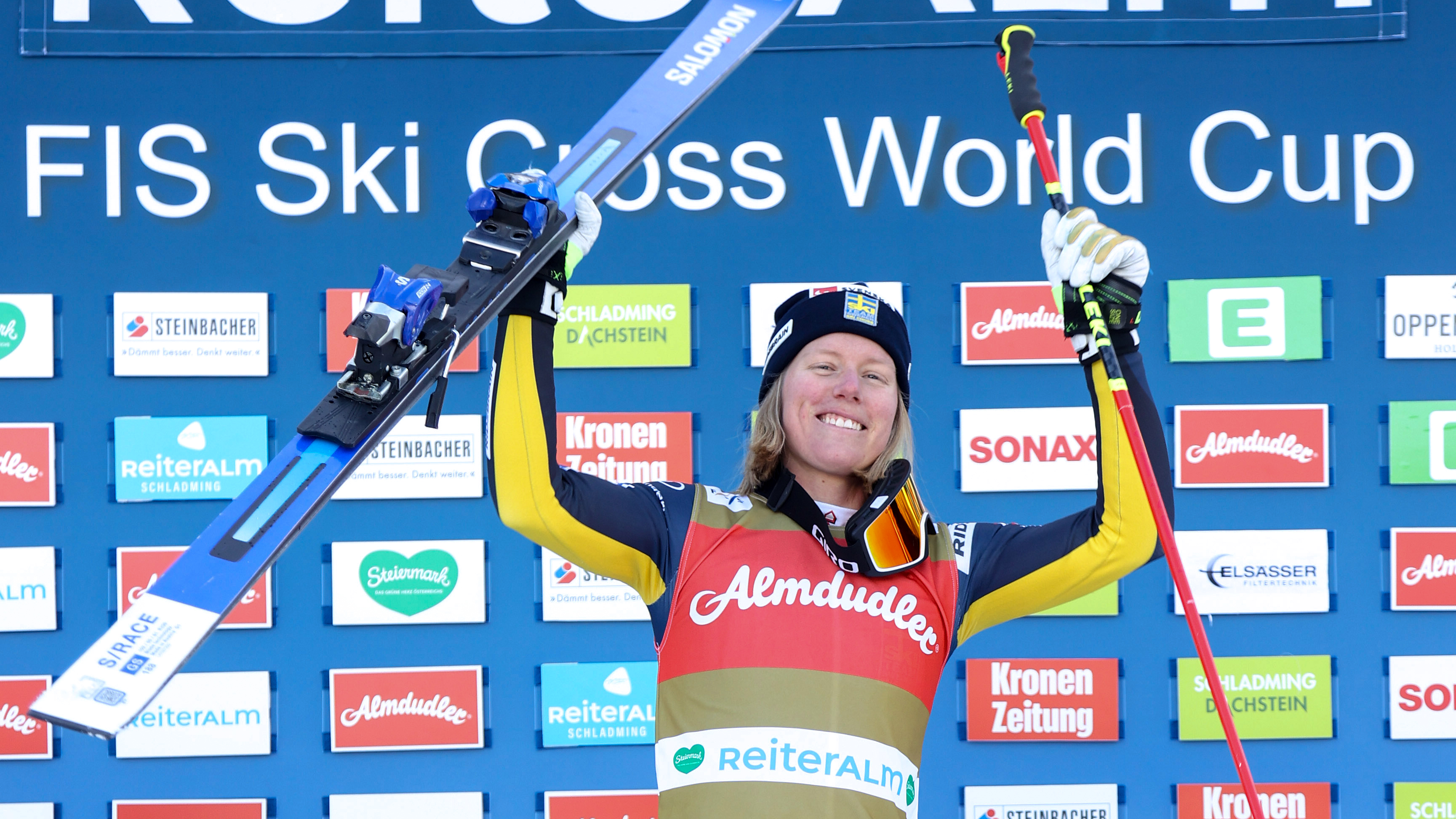 Sandra Näslund säkrade segern i totala världscupen i Reiteralm.