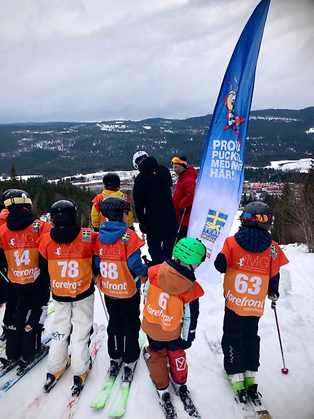 Deltagare på Young Mogul Generation. Foto: Ski Team Sweden Moguls